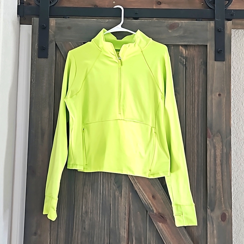 NWT All in motion half zipper pull over.